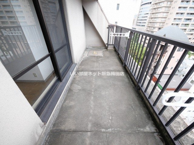 バルコニー　※同仕様写真となります。