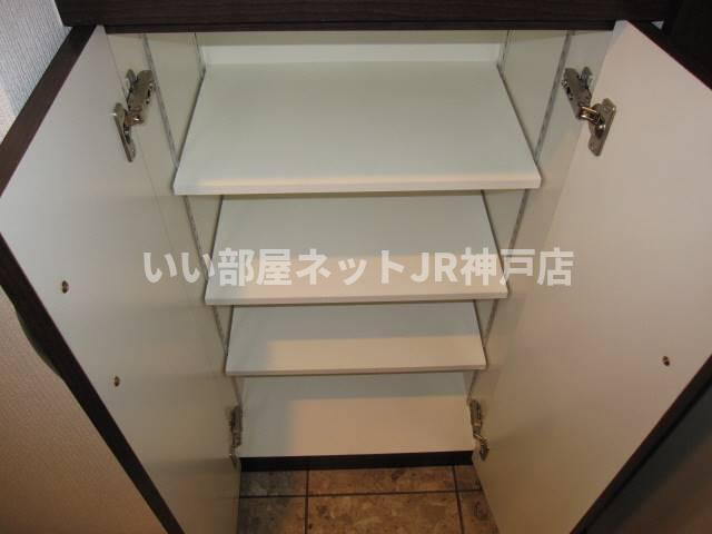 収納　シューズボックス