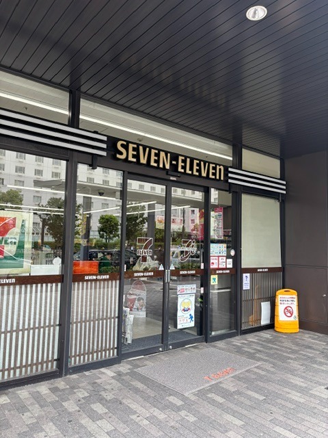 コンビニ　セブンイレブン 京都駅八条口店（コンビニ）まで297m