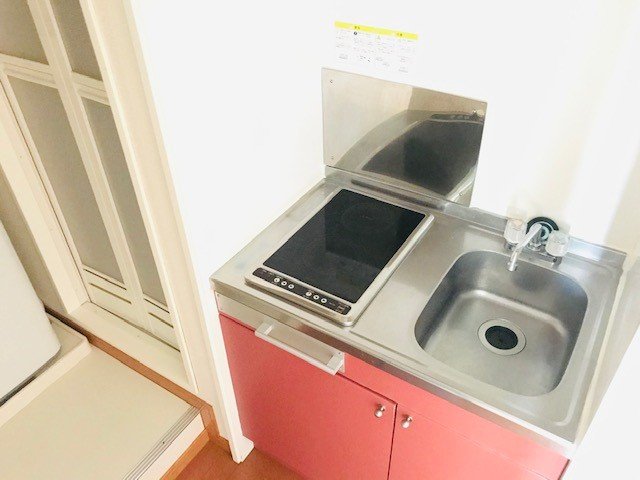 キッチン　コンパクトなキッチンで掃除もラクラク