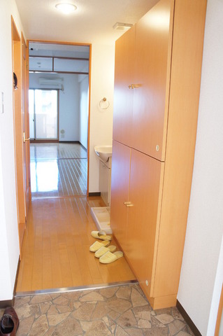 玄関　大きい玄関収納付き