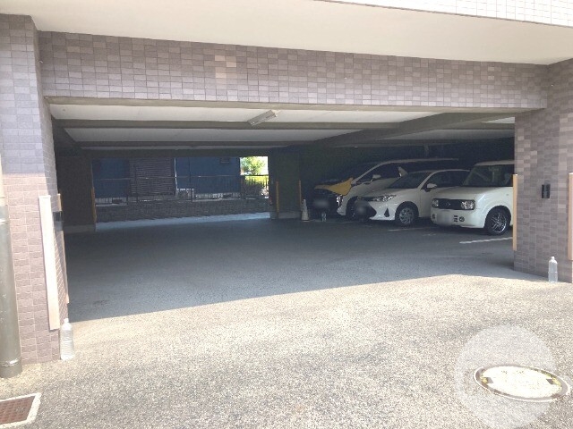 駐車場　敷地内駐車場