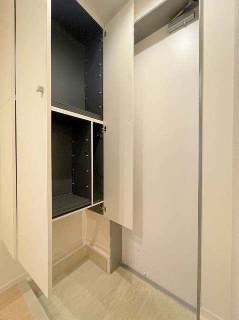 玄関　／大手ハウスメーカー／他部屋写真
