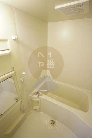 バス・シャワールーム　落ち着いた空間のお風呂です　※参考写真です