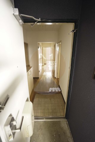 玄関　収納もある玄関です　※参考写真です