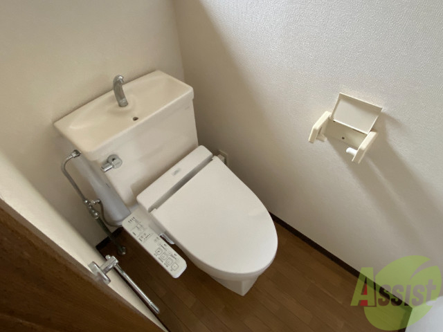 トイレ　トイレは、嬉しいウォシュレット付きです。