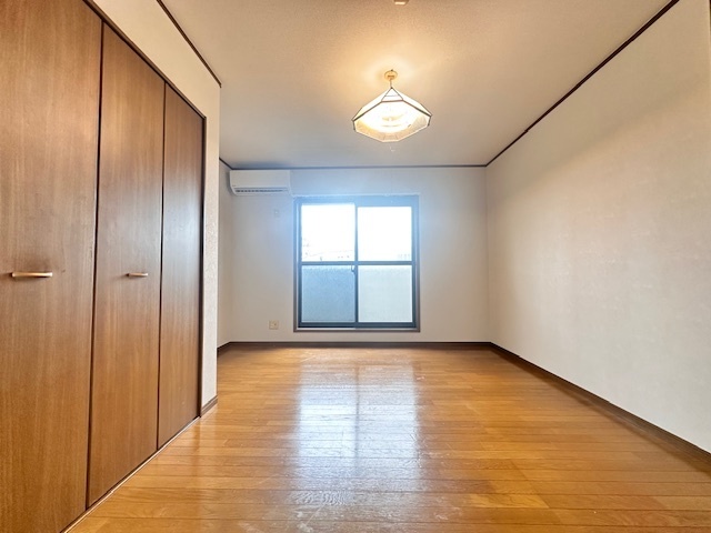 居室・リビング　同建物別部屋写真