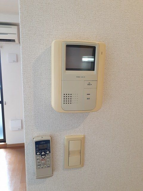 セキュリティ　モニター付きインターホン