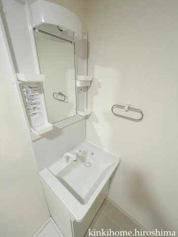 洗面設備　写真は別のお部屋です。※現況を優先