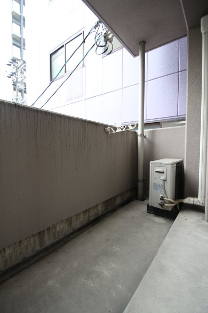 バルコニー　同物件別号室の写真です。