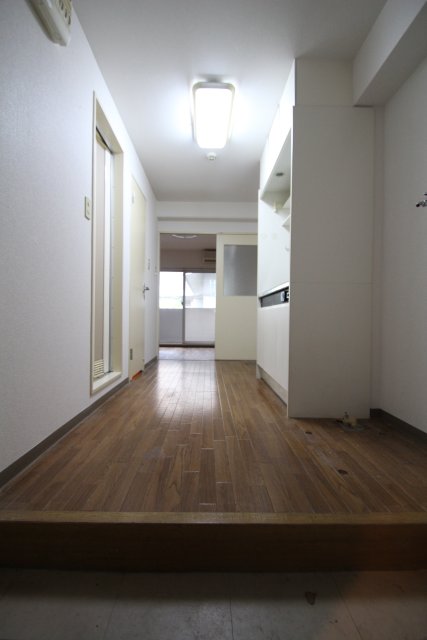 玄関　同物件別号室の写真です。