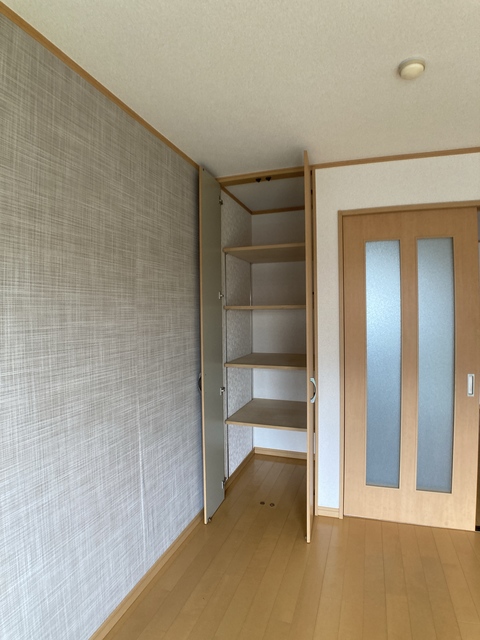 収納　※補修前の参考画像の為、設備等は現況優先。