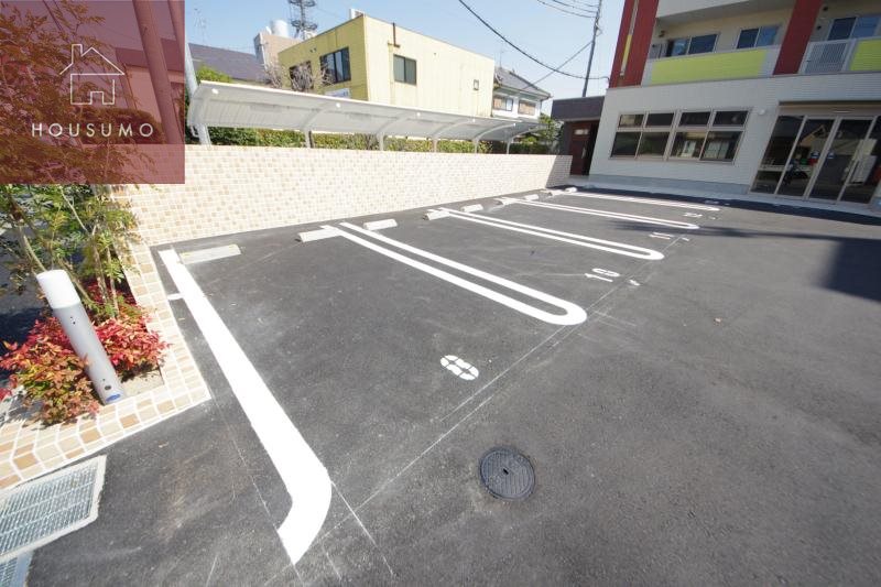 駐車場　車をお持ちの方に嬉しい駐車場付きの物件です
