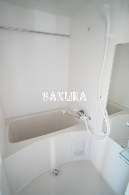 バス・シャワールーム　嬉しい浴室乾燥機付きです♪