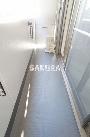 バルコニー　開放的で明るい空間を演出してくれるバルコニーです♪