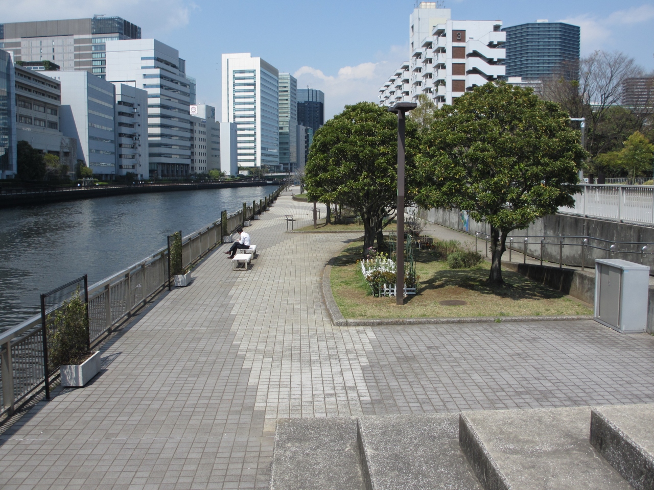 公園　区立高浜運河沿緑地（公園）まで688m