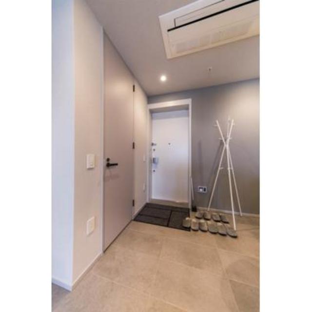 玄関　※写真は同タイプ住戸です。
