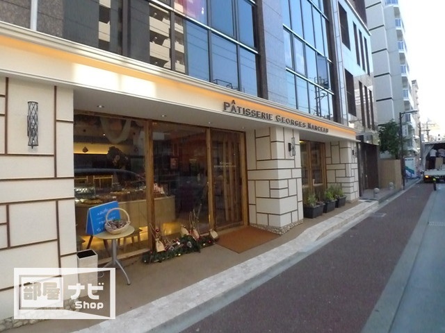ショッピングセンター　大丸福岡天神店東館エルガーラ（ショッピングセンター）まで722m