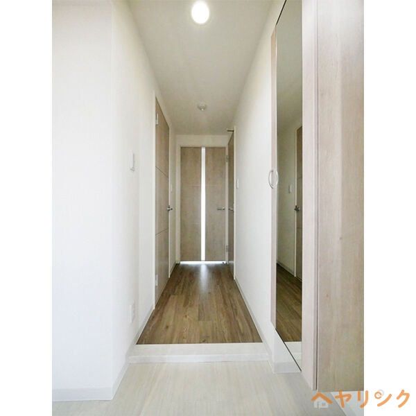 玄関　※５０３号室の写真です