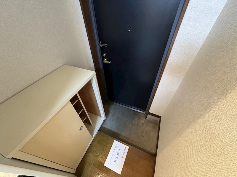 玄関　※参考写真