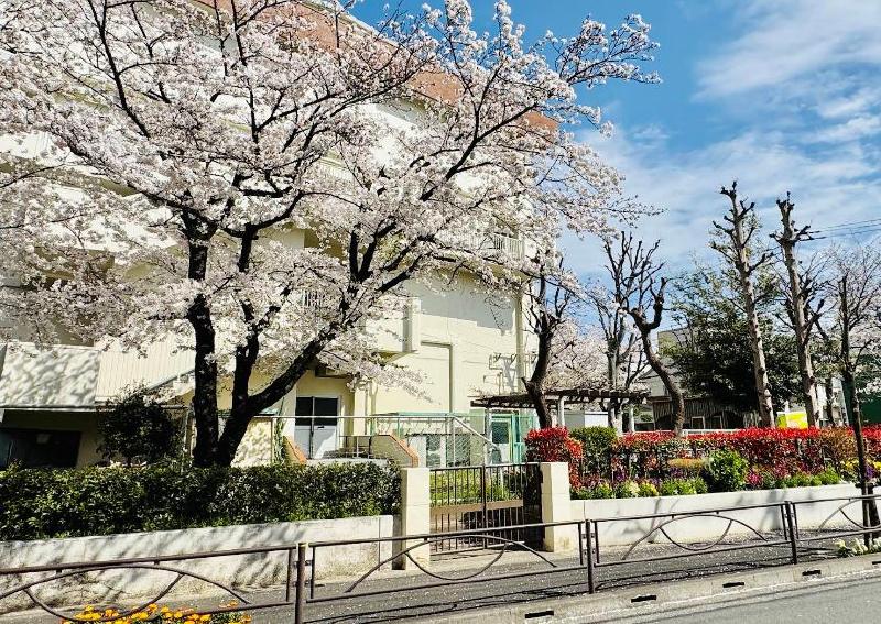 小学校　半田小学校（小学校）まで330m