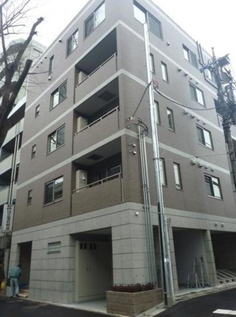 建物外観　５階建ての賃貸マンション