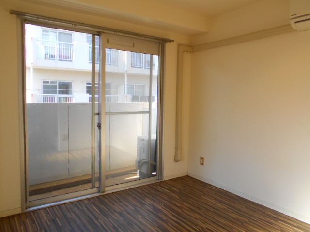 居室・リビング　日当たりの良い明るいお部屋です