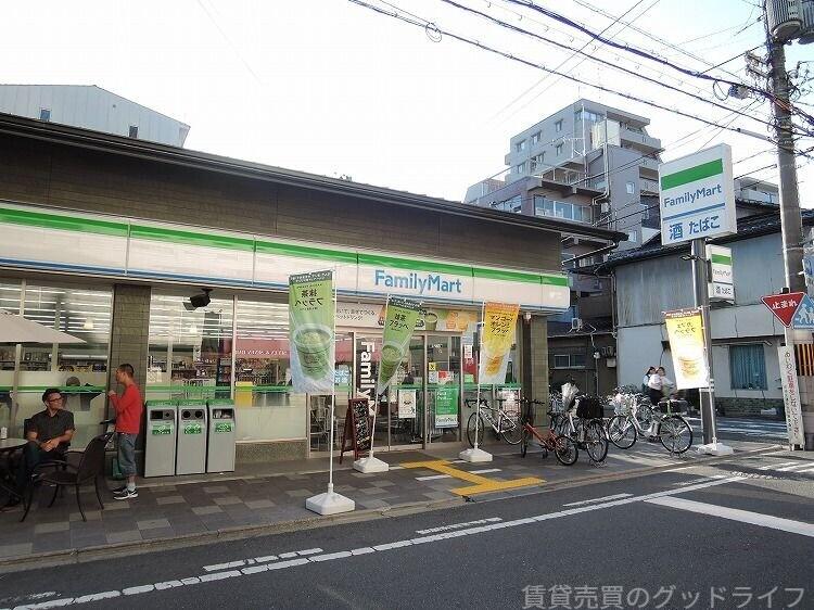 コンビニ　ファミリーマート柳馬場押小路店（コンビニ）まで386m