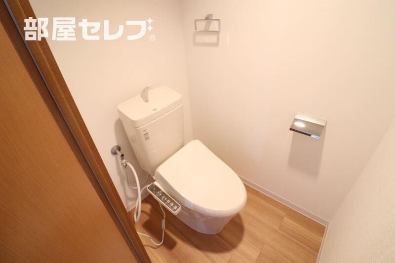 トイレ　清潔感のある色合いです