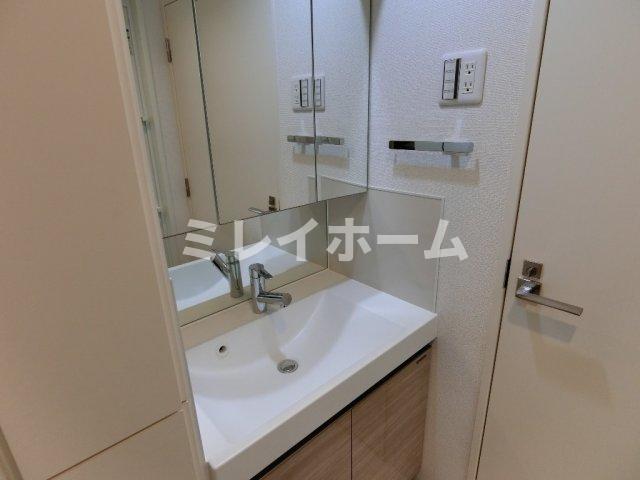 洗面設備　同建物内、別のお部屋の参考写真になります。