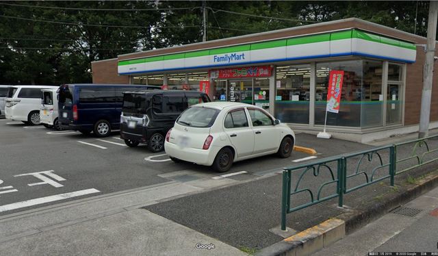 コンビニ　ファミリーマート美堀町四丁目店（コンビニ）まで639m