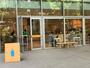 飲食店　BLUE　BOTTLE　COFFEE六本木カフェ（飲食店）まで152m