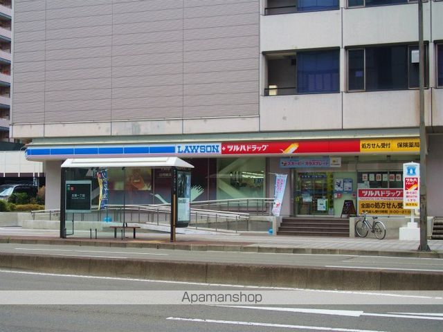 コンビニ　ローソン（コンビニ）まで252m