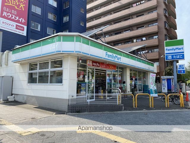 コンビニ　ファミリーマート（コンビニ）まで341m