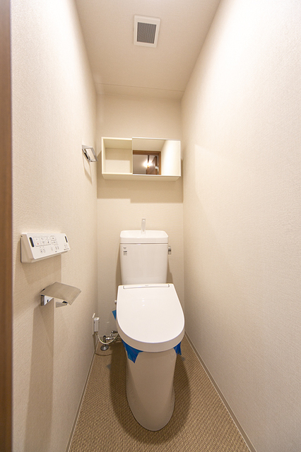 トイレ　※写真は同タイプ住戸です。