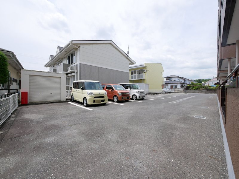 駐車場　敷地内駐車場