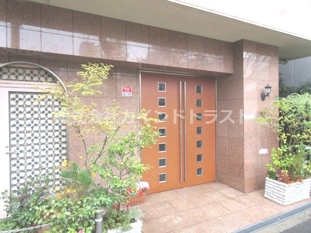 建物外観　外観は落ち着いています