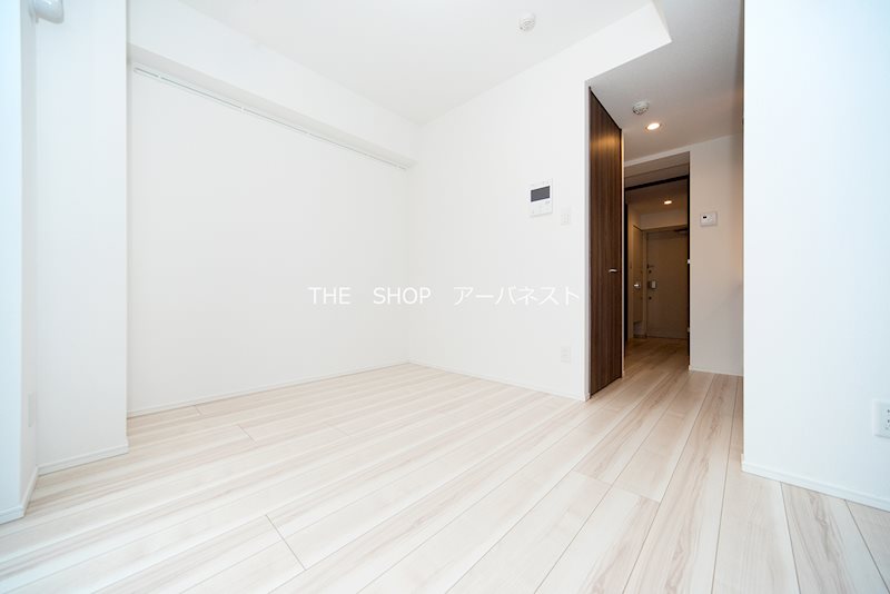 居室・リビング　優しい色合いのお部屋です。