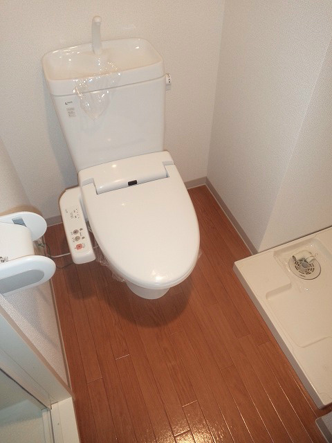 トイレ　ウォシュレット付き♪
