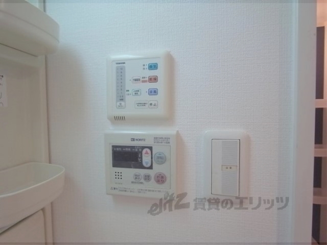 その他設備　給湯器リモコン
