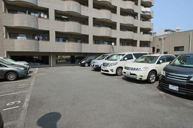 駐車場　敷地内駐車場