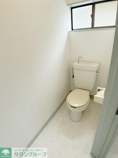 トイレ　別号室参考写真です
