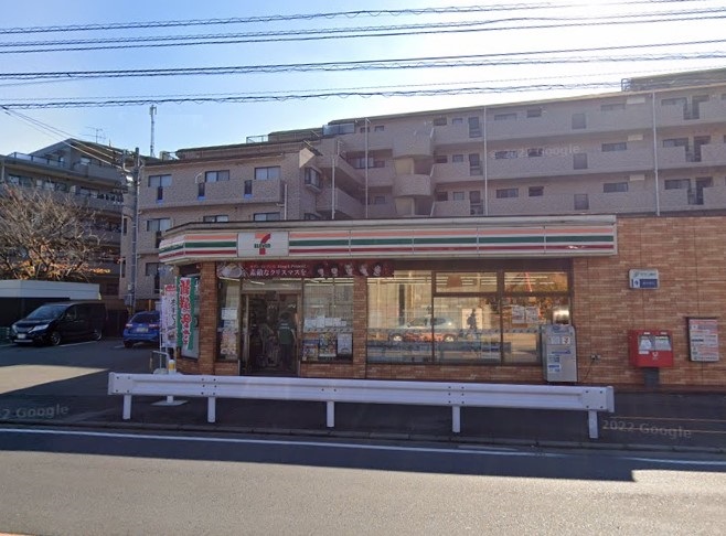コンビニ　セブンイレブン（コンビニ）まで422m