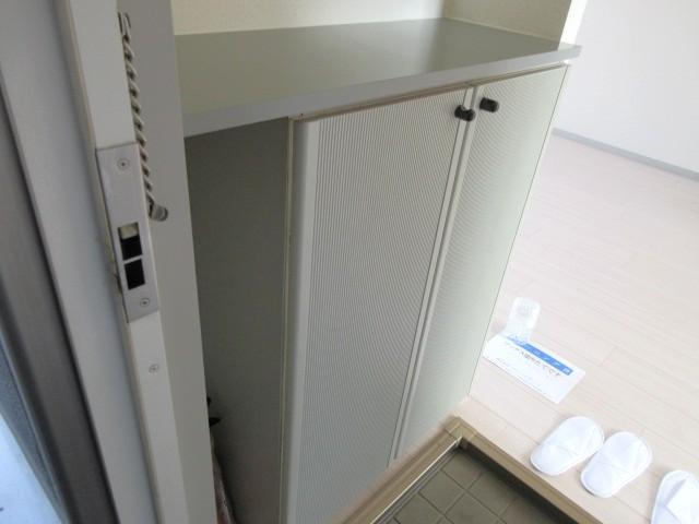 玄関　下駄箱