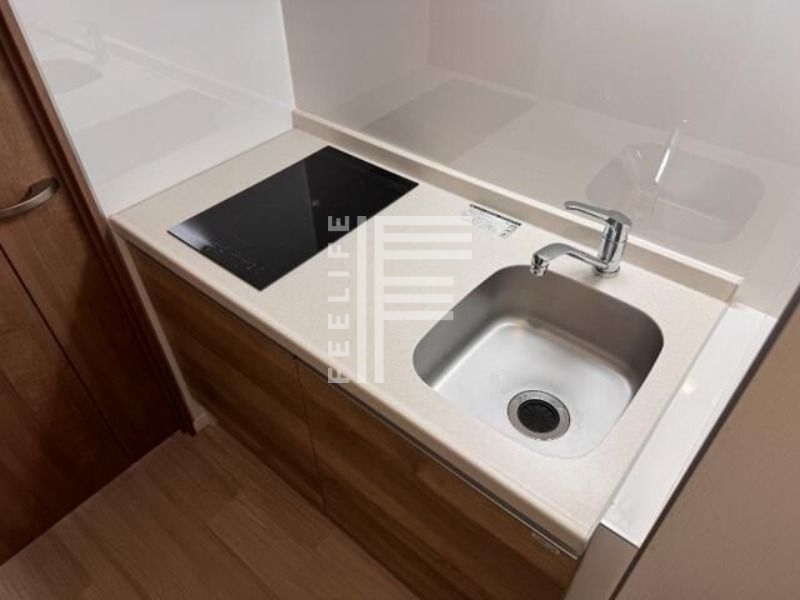 キッチン　同仕様別部屋の写真です、ご参考までに。