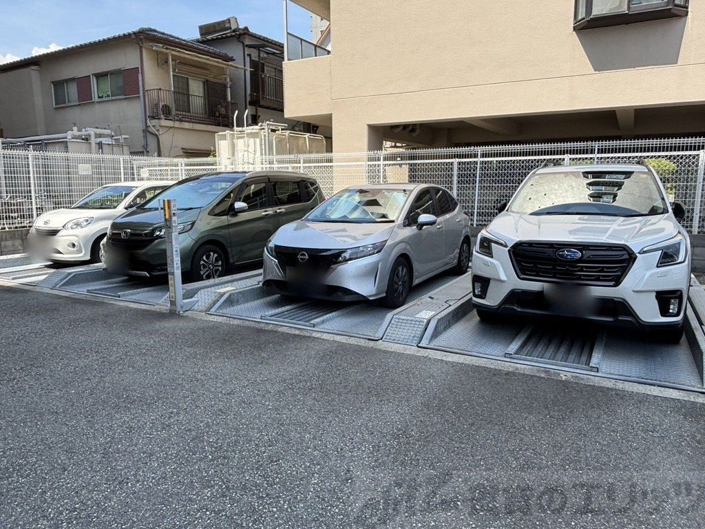 駐車場　駐車場
