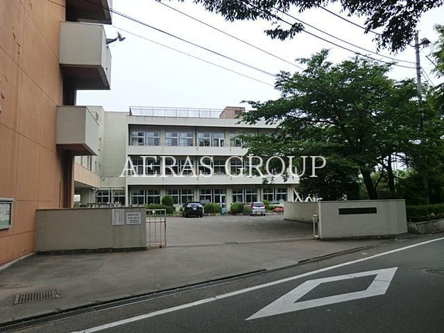 中学校　青梅市立霞台中学校（中学校）まで977m