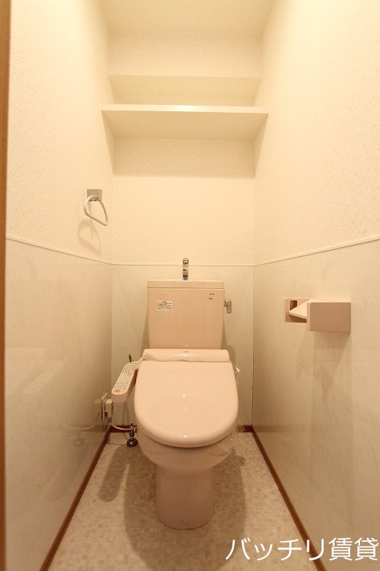 トイレ　画像は別号室イメージの為、現況を優先いたします。