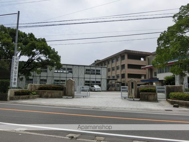 小学校　鹿児島市立中山小学校（小学校）まで517m