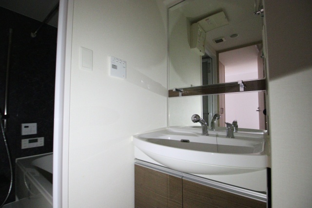 洗面設備　※他のお部屋の参考写真です